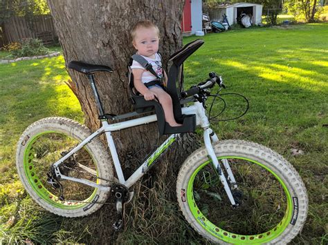 WeeRide Deluxe gyerekülés elöl a kerékpáron