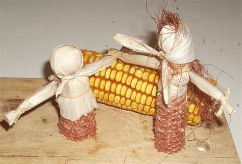 Illusztráció a kukoricacsutkából készült játékokról