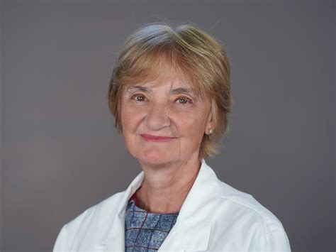 Dr. Váradi Eszter portréja