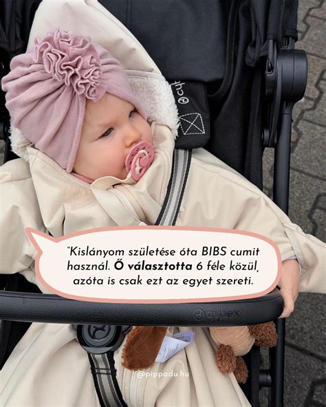A baba cumit szopik az anyja karjában