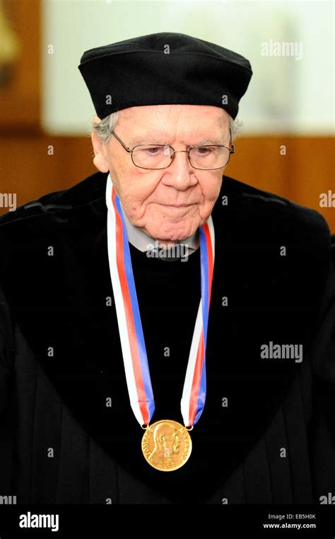 Professor Emeritus kitüntetés átadása