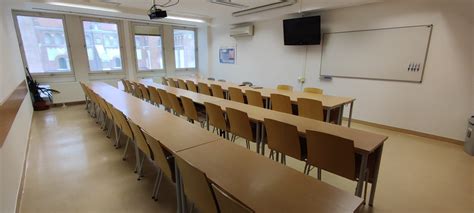Spanyol magániskola tanterme