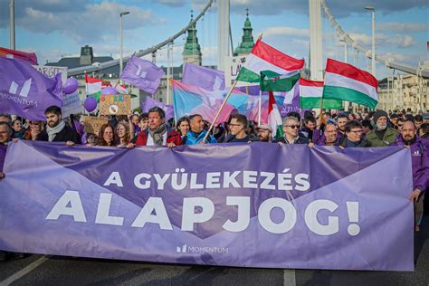 Spanyolországi tüntetés a transz törvény ellen