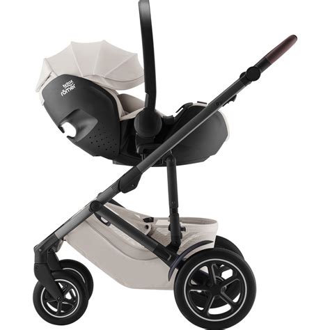Britax Römer Smile 5Z Lux babakocsi modern dizájnnal