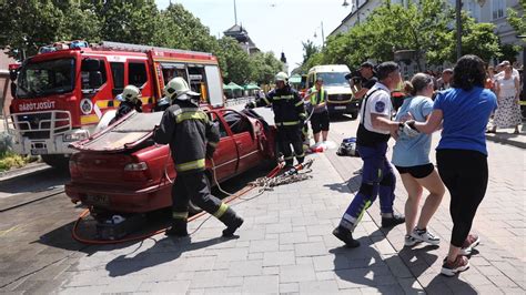 Gyerekülés baleseti szimuláció