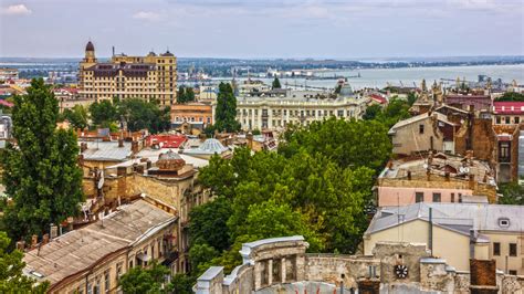 Odessza lakónegyedének romjai dróntámadás után