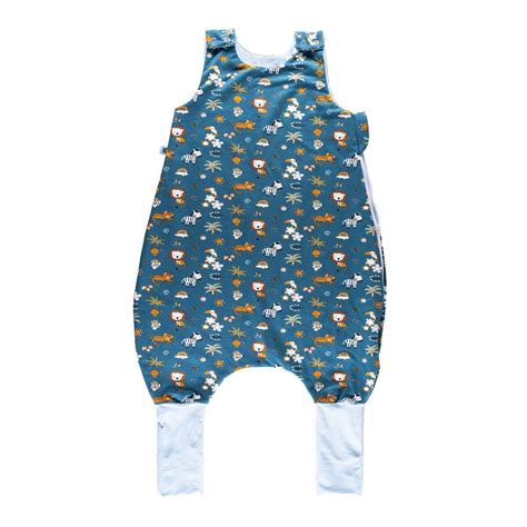 Különböző mintázatú kamáslis tipegő hálózsákok