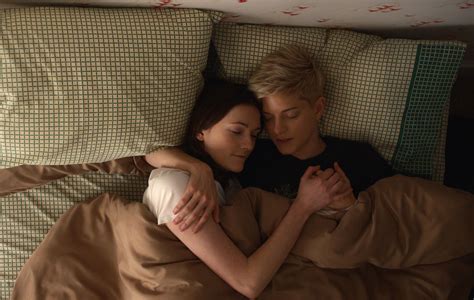 Mae Martin a Feel Good című sorozatban