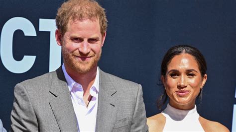 Meghan Markle és Harry herceg a szülőszobában táncolnak