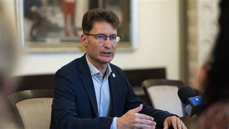 Cser-Palkovics András sajtótájékoztatón