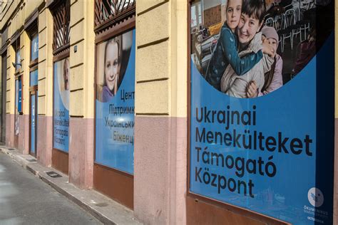 Ukrajnai menekülteket segítő központ