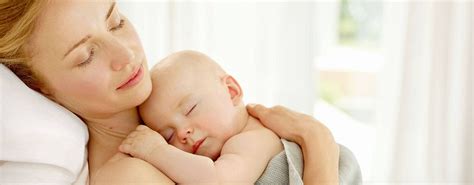 Anya és újszülöttje közötti kötődés