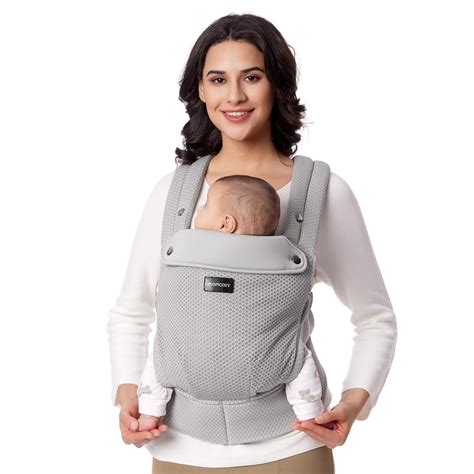 Momcozy babahordozó M-pozícióban