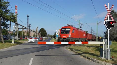 Vasúti jelzőfények és színeik