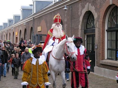 Sinterklaas és segítői Hollandiában