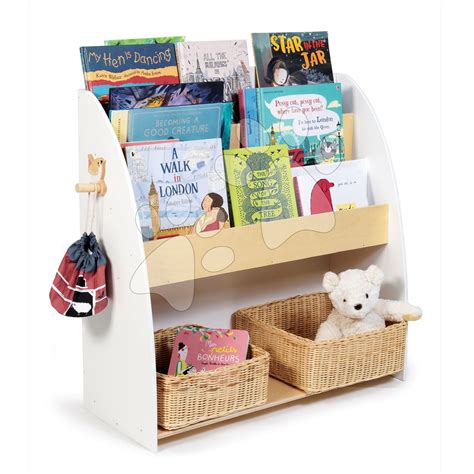 Könyvespolc gyerekbibliákkal
