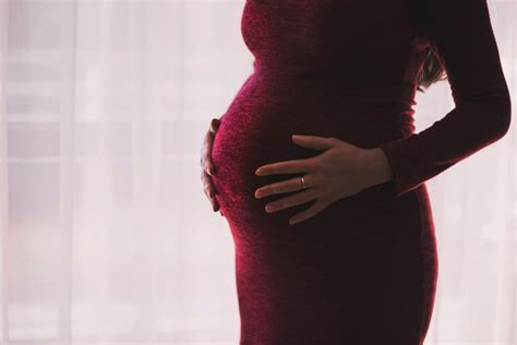Támogató közösség és a párkapcsolat ereje a várandósság alatt