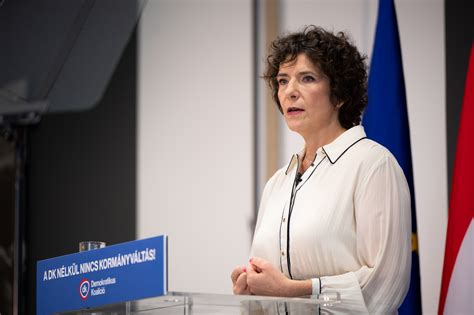 Politikusok arcképei és a választási siker korrelációja