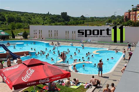 Sport11 épülete és környéke