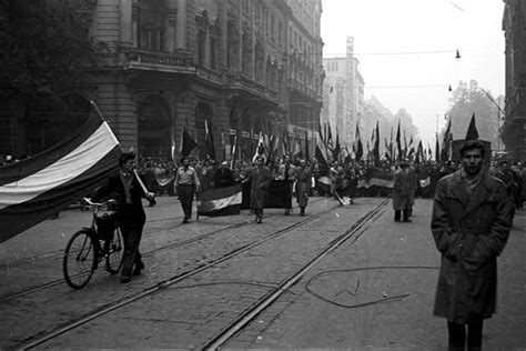 Budapesti utcakép az 1956-os forradalom idején