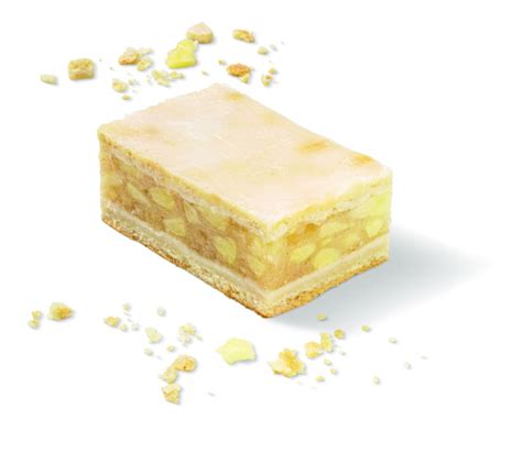 Almás pite szelet tejszínhabbal