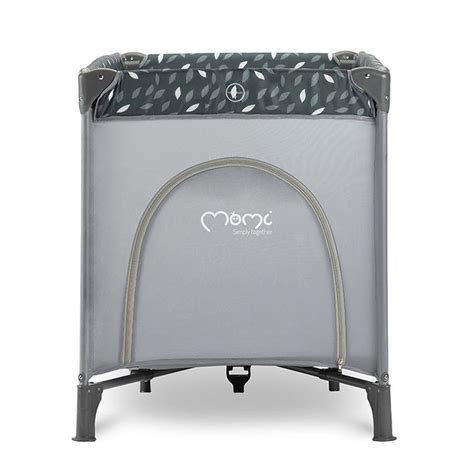 Összecsukott utazóágy táskában