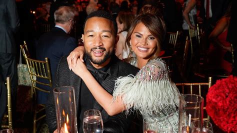 Chrissy Teigen és gyermeke