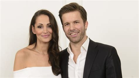 Sebestyén Balázs feleségével és gyermekeivel