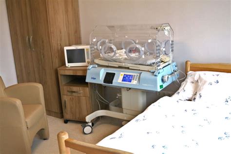 Koraszülött inkubátor a TritonLife Róbert Magánkórházban