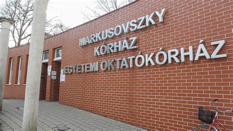 A Markusovszky kórház bejárata