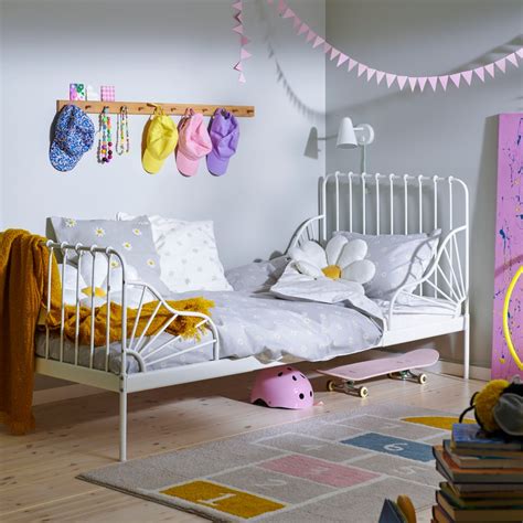 Különböző típusú IKEA fehér gyerekágyak