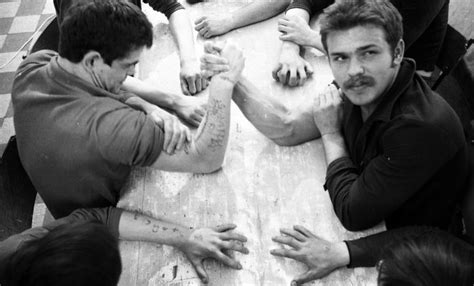 Fogvatartottak a Művelődésügyi Minisztérium 2. sz. Fiúnevelő Intézetének hálókörletében, Aszódon 1974-ben