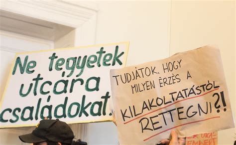 Kilakoltatási értesítés egy ajtón