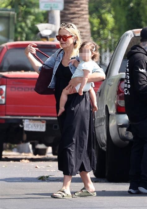 Családi portré: Cameron Diaz, Benji Madden és kislányuk, Raddix