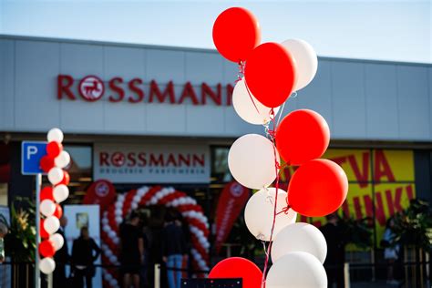 Rossmann üzlet logója babatermékekkel