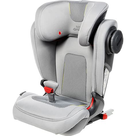 Britax Römer KIDFIX III M gyerekülés elölnézetben