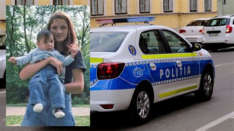 Diplomás fiatal anyuka, gyermekével