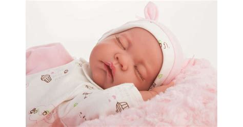 élethű csecsemő baba