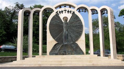 A magyar Himnusz szobra Budakeszin