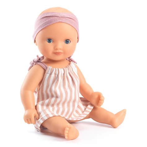 a baba feje a medencében