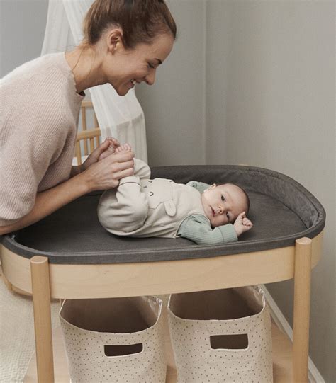 Stokke pelenkázó átalakítása polccá