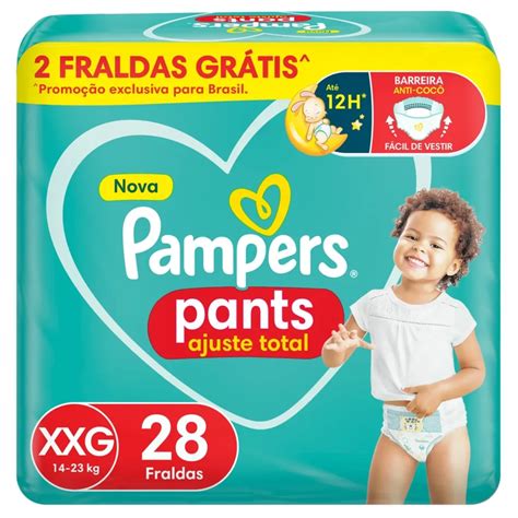 Csecsemő a játékos figurákkal díszített Pampers Pants pelenkában