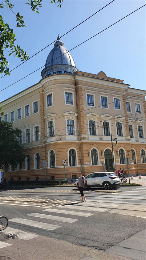 PTE Állam- és Jogtudományi Kar épülete