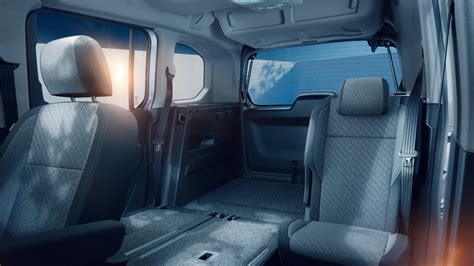 Opel Combo Life belső tér, ISOFIX rögzítési pontokkal