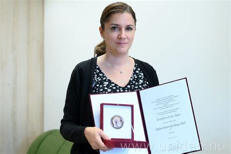 Akadémiai díj átadása