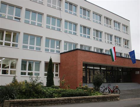 Fazekas Mihály Általános Iskola épülete