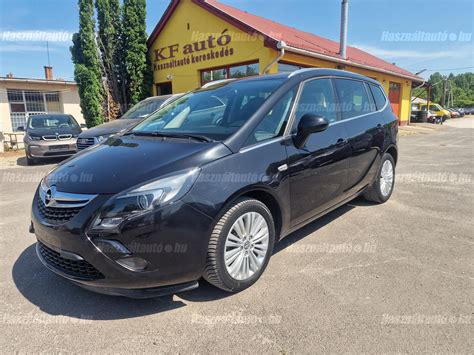 Opel Zafira egyterű autó