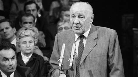 Kádár János a Vasas elnökeként