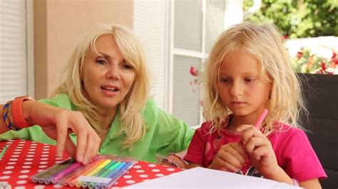 Fejős Éva és kislánya, Linda