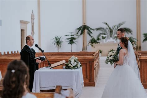 Balinéz templomi szertartás